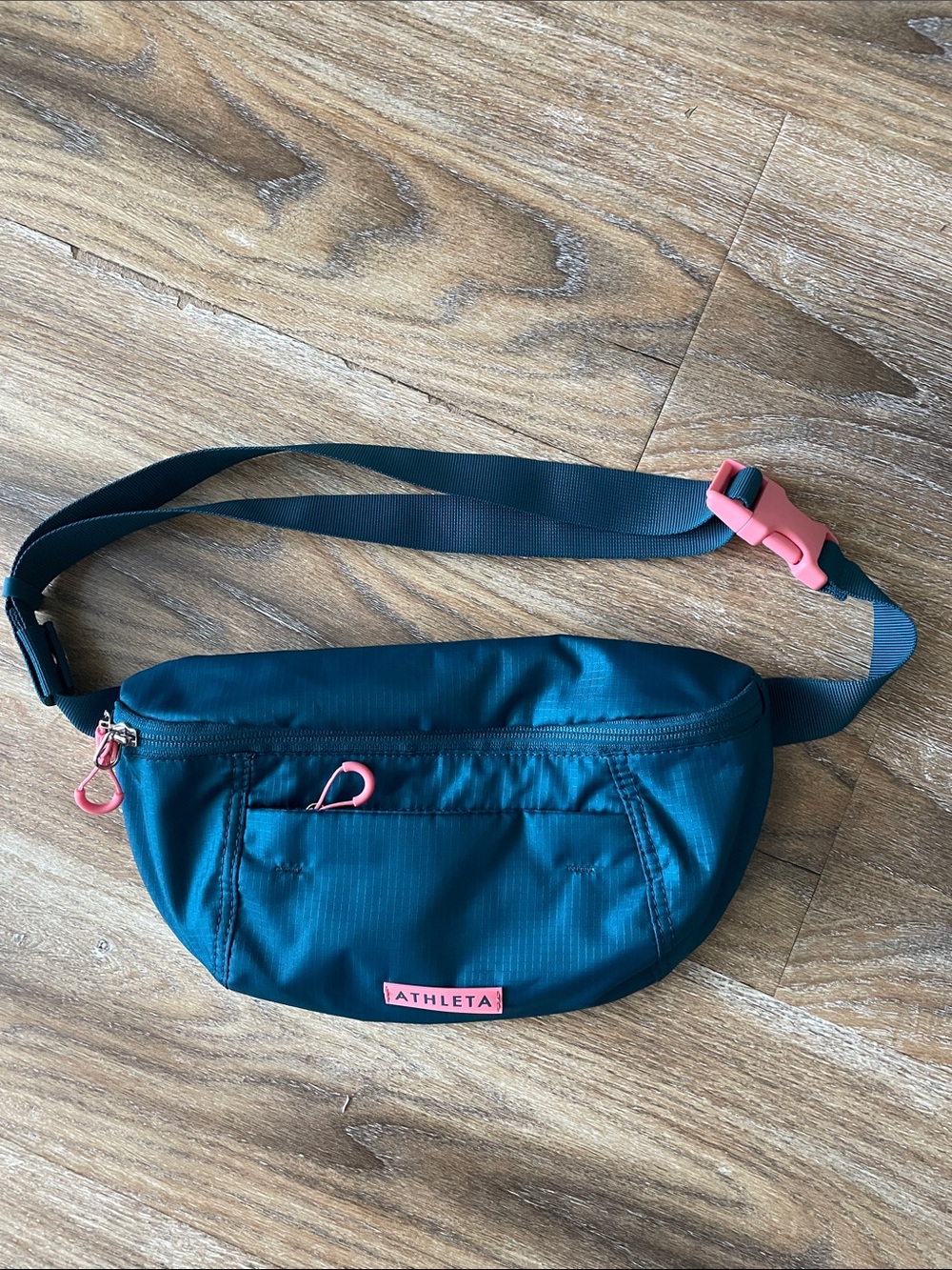 Athleta Crest Fanny Pack in Coastal Teal with pink accents